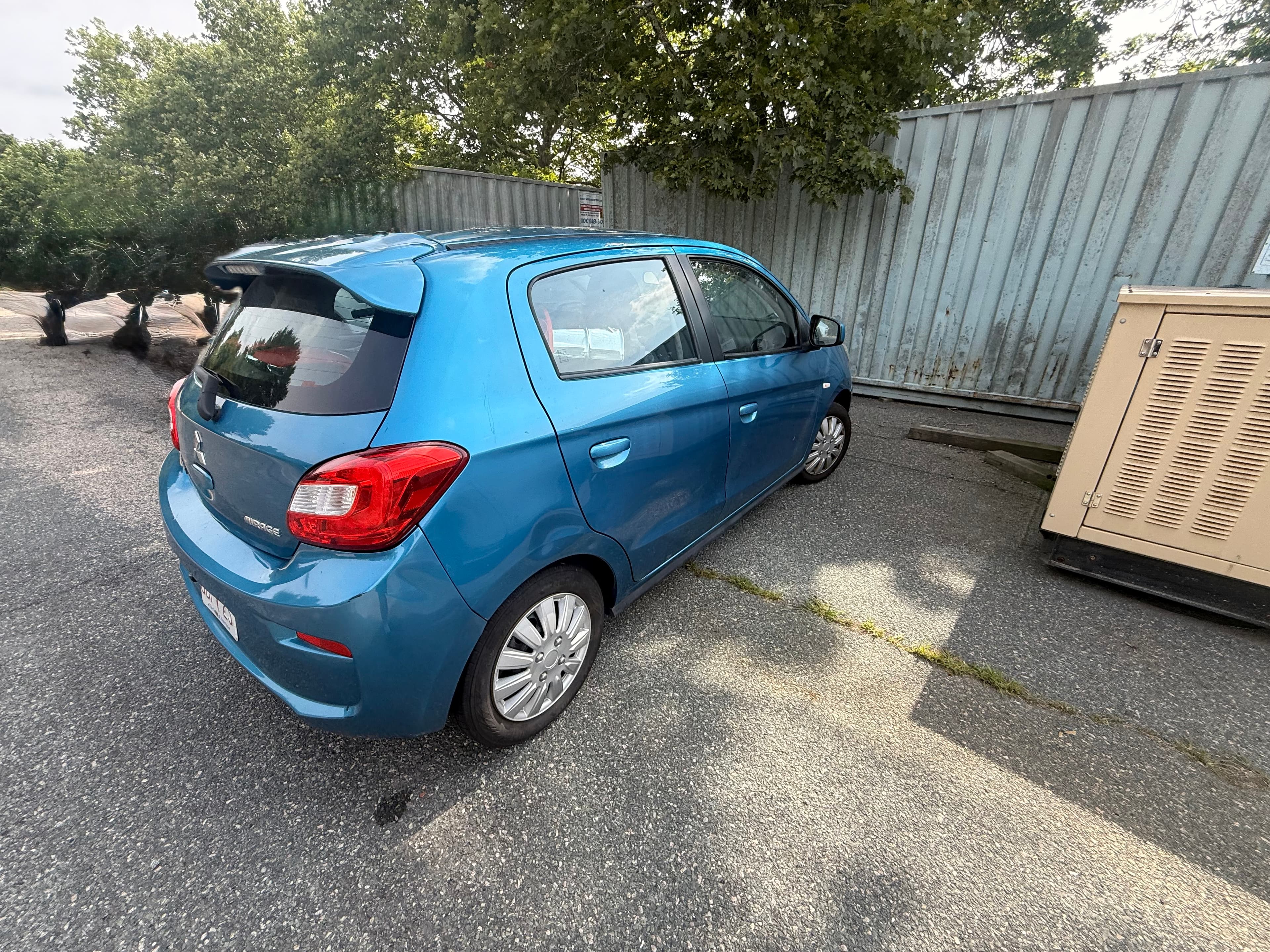 2017 MITSUBISHI Mirage — photo 4